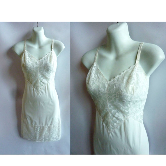 Wedding - 50s Vintage Slip Size 10 Petite White Nylon Lace Vanity Fair Pin Up Lingerie Bombshell Boudoir 60s