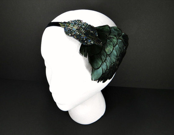 Hochzeit - Downton Abbey 1920s Headband, Great Gatsby Headpiece, Art Deco Flapper Headband, Beaded Fascinator with Emerald Green Feathers