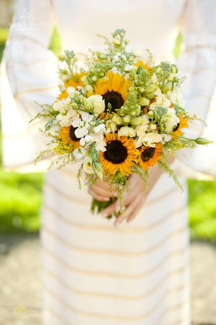 Hochzeit - Sunflower Wedding Flower Ideas: In Season Now