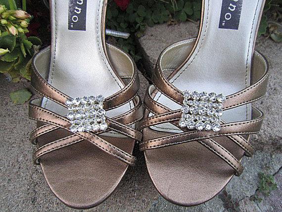 Hochzeit - Set of 2 Bridal-Wedding-Prom Shoe Clips with Rhinestone