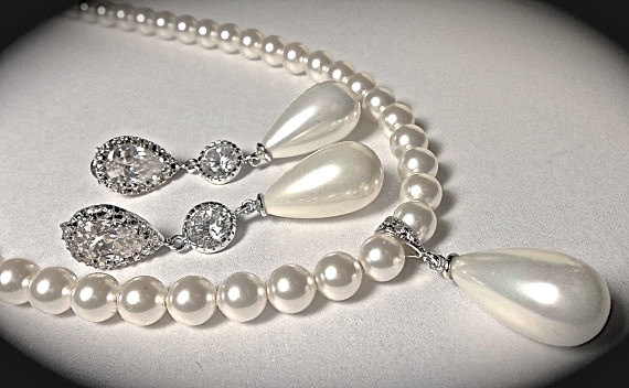 Wedding - Pearl necklace and earrings set  ~ Long pearl drop earrings ~ Swarovski pearls ~ BEST SELLER ~  Brides pearl jewelry set ~ Wedding jewelry