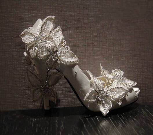 Свадьба - Butterfly Lace wedding shoes, lace prom shoes,Lace bridal shoes, unique butterfly high heels, 4 inch lady heel in handmade