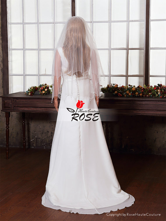 Mariage - Wedding Veil Bridal Veil Short Two Layer Beads Veil Hip Length Veil with Comb Style BV041