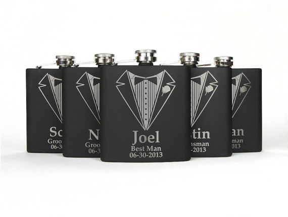 زفاف - 5 Flasks, Personalized Groomsmen Gift, Engraved Flasks, Groomsmen Flasks