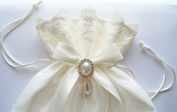 زفاف - Bridal Dance Bag with Lace Trim, Satin Bow and Pearl Surrounded by Crystal - The ALI