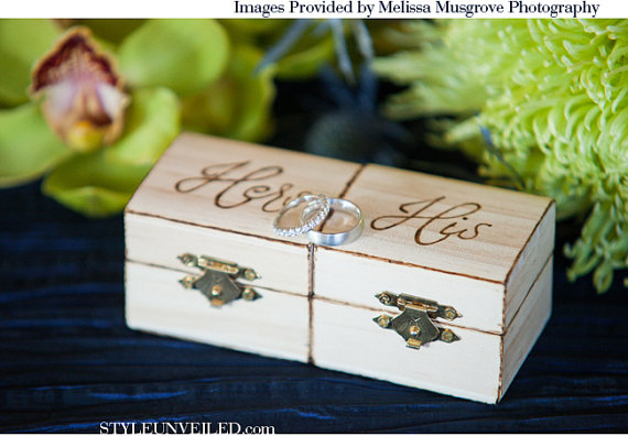 زفاف - Personalized "His" & "Hers" set of ring bearer box