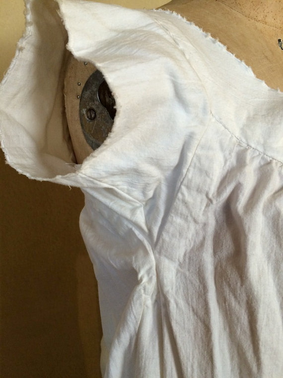زفاف - Vintage white sleeveless chemise used as night gown or a costume