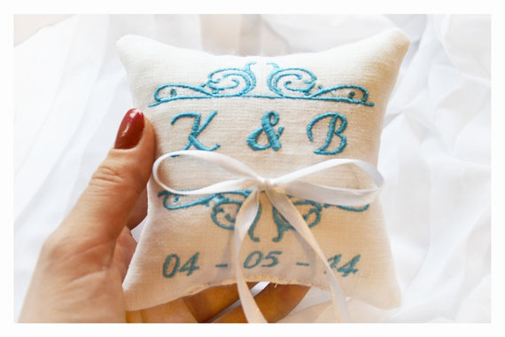 زفاف - Personalized ring bearer pillow ,wedding ring pillow ,personalized ring pillow, ring bearer pillow, Something blue ,Custom embroidery (LR12)