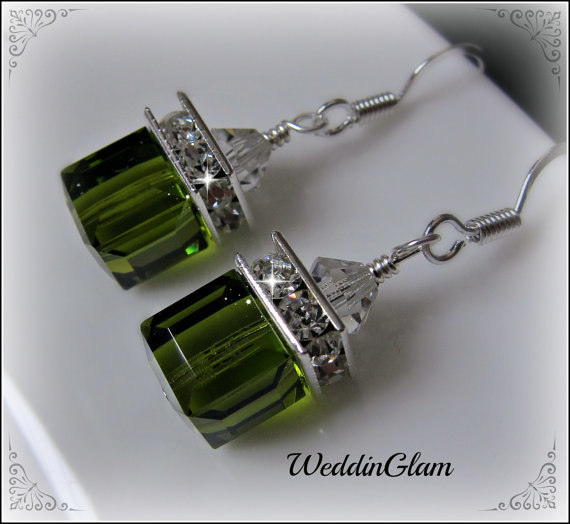 زفاف - Bridesmaid earrings, Olivine Swarovski crystal cube earrings, Wedding jewelry, Birthstone, Handmade jewelry, Olive green wedding