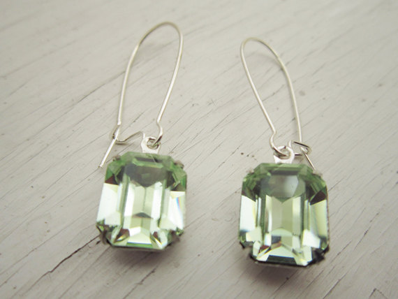 Hochzeit - Vintage Earrings Light Green Mint Earrings Swarovski Crystal Earrings Spring Wedding Bridal Jewelry Bridesmaid Gift