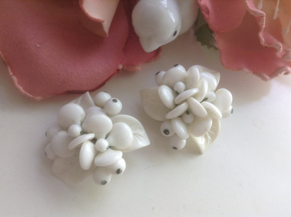 Hochzeit - Vintage Milk Glass Floral Earrings 60s Clip ons Leaves White Brass Bridal Bouquet Garden Bride Wedding Cottage Chic Shoe  Clips Mother's Day