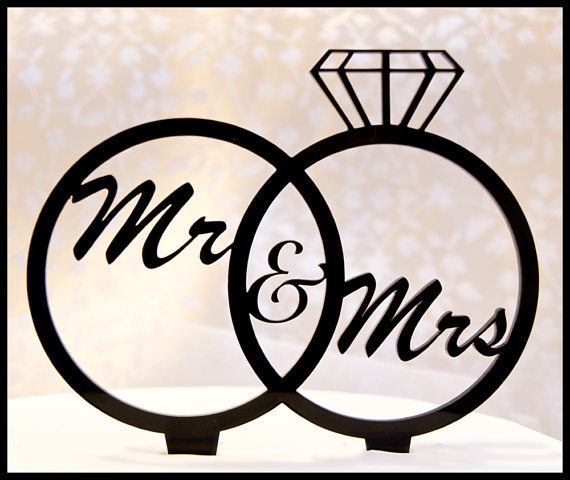 Wedding - Wedding Cake Topper Mr and Mrs in Wedding Rings