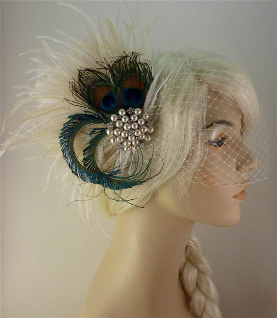 زفاف - Rhinestone Pearl Bridal Feather Fascinator, Bridal Headpiece, Wedding Veil, Holly's Old Hollywood, Ivory, Champagne and Natural Peacock