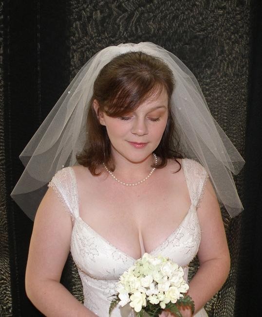 زفاف - Wedding Veil - 15x20 - 2 layer bridal veil with cut edge and scattered Pearls or Swarovski Crystal