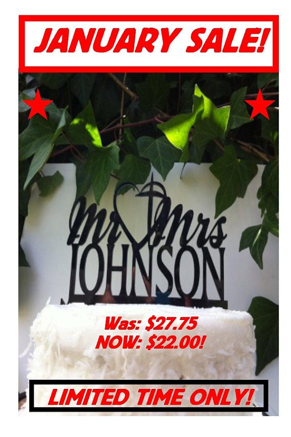 Mariage - Monogram Personalized Heart and Cross Mr and Mrs Surname Last Name Wedding Cake Topper