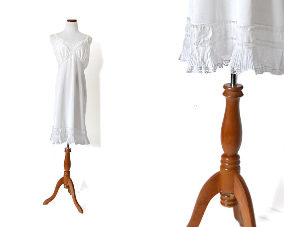 Свадьба - 38 Slip / 1950s Fancy Ruffle White Slip / 50s Lace Slip / Sleepwear and Intimates / Womens Clothing Lingerie