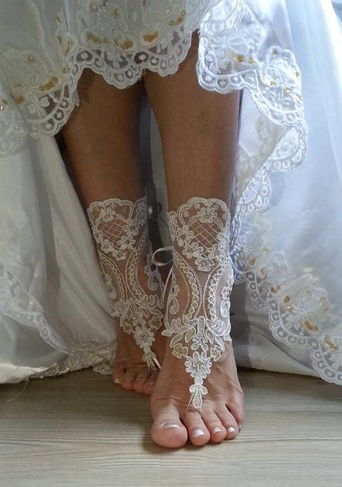 Hochzeit - ivory gold Beach wedding barefoot sandals, Ivory Barefoot Sandals, Sexy, Yoga, Anklet , Bellydance, Steampunk, Beach Pool
