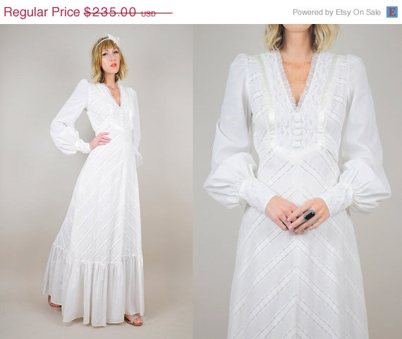 Свадьба - MAJOR SALE // 70's White WEDDING Chevron Lace Bridal Dress Cotton Ruffle Hippie Gunne Satin Ribbon gown Maxi Poet sleeve xs / small