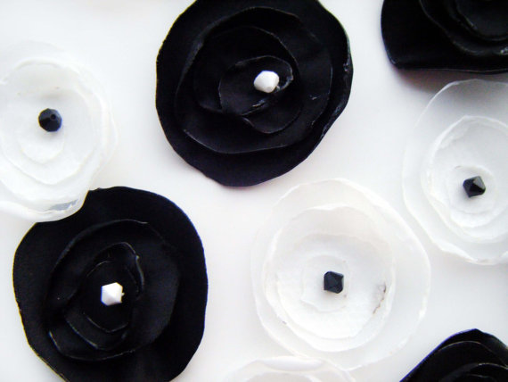 Mariage - Black and White wedding table decoration flowers, silk fabric flowers x 10 MONOCHROME