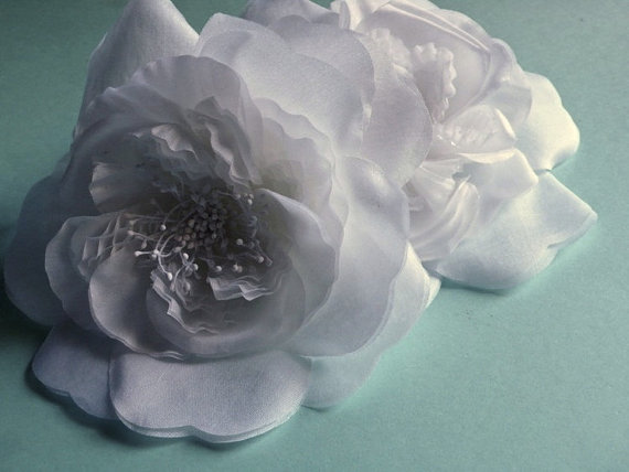 زفاف - Silk Millinery Flower in White for Bridal Sashes, Hats, Couture, Corsages, Bouquets MF 134