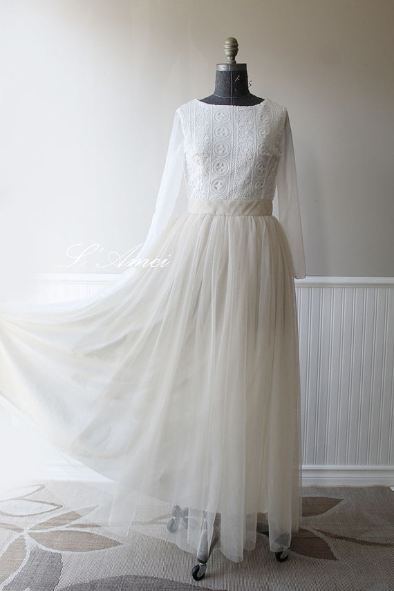 زفاف - Hand made Rustic Vintage Lace Wedding Gown, Country Rustic Wedding Dress,Long sleeve Wedding Dress,Lace Country or Woodland Wedding Dress