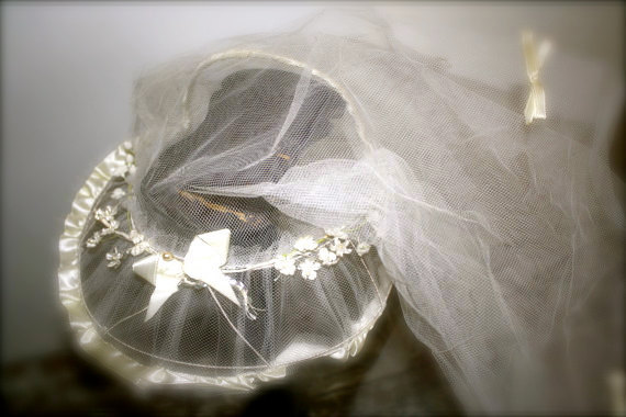 زفاف - Veil, Vintage Veil, Bridal Veil, Wedding Veil, Vintage Wedding, Wedding Hat, Antique Veil, White Veil, Netted Veil, Trailing Veil