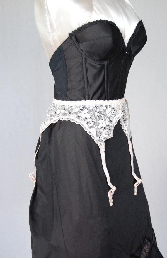 زفاف - Vintage Cream Lace High Waist Garter Belt New Old Stock by Carnival Size L