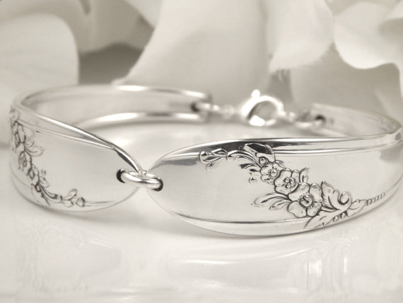 زفاف - Spoon Bracelet, Spoon Jewelry, PERSONALIZED Bracelet, FREE ENGRAVING, Silverware Bracelet, Bridesmaid Bracelet - 1946 Queen Bess