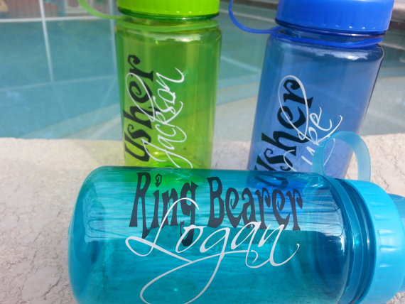 زفاف - Ring boy/Bearer User flower girls personalized 15.2 oz water bottle PERFECT gift choose your vinyl colors