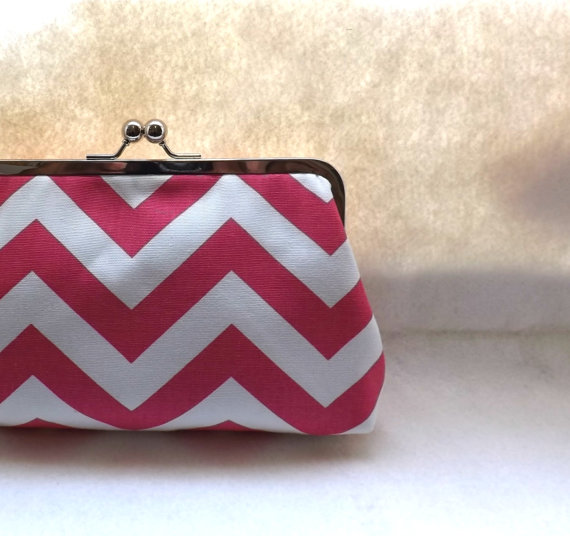 Mariage - Pink and White Chevron Bridal Clutch / Pink Wedding Purse / Bridesmaids Gift - Charlie