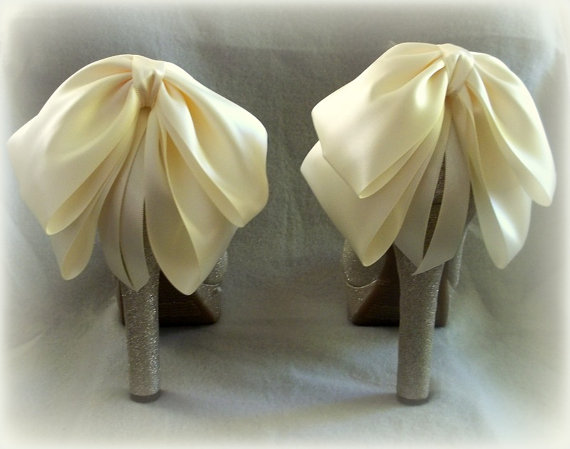 Wedding - Wedding Oversized Satin Bow Shoe Clips - set of 2 -  Bridal Shoe Clips, Wedding shoe clips large double bows, white or ivory