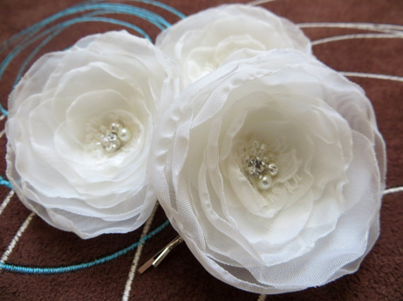 Wedding - Ivory wedding bridal flower hair clips (set of 3), bridal hairpiece, bridal hair flower, wedding hair accessories, bridal floral headpiece