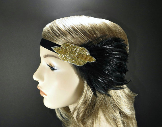 Hochzeit - Gold 1920s Flapper Headband, Great Gatsby Headpiece Downton Abbey Wedding Beaded Headband Art Deco Fascinator Black Feather Headband