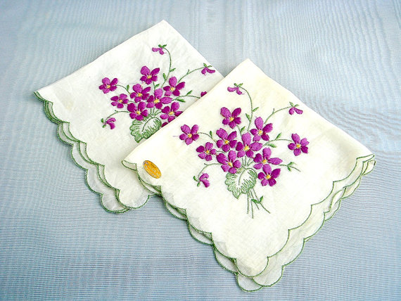 Свадьба - Violet Bouquet Embroidered Pair of Swiss Handkerchiefs