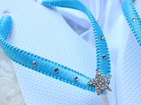 زفاف - Turquoise blue bridesmaid flip flops, crystal bridal flip flops, tropical beach wedding shoes, bridal party gift, blue wedding party present