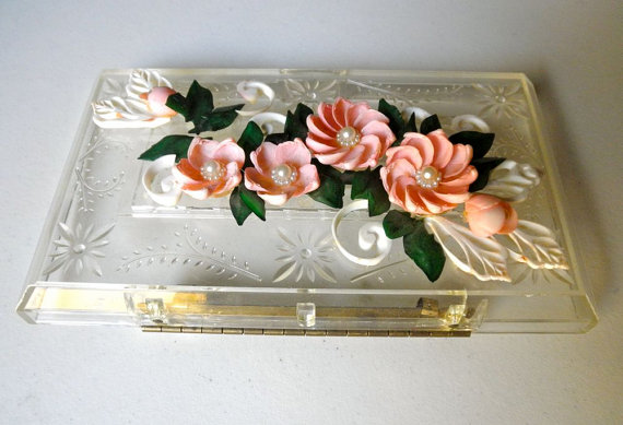 زفاف - Seaside Wedding // Vintage 40s 50s Clear Etched Lucite Lid for Box Purse // Beautiful Seashell Floral Design // Repurpose