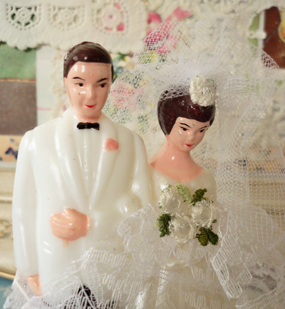 Hochzeit - Vintage / Wedding Cake Topper / Bride and Groom / DIY / Bridal Shower Cake Decoration