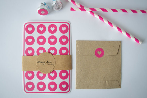 Свадьба - 24 Heart Envelope Seals in Fuschia Hot  Pink - Handmade Heart Stickers - Wedding Invitations & favours - Baby shower - Hershey Kisses