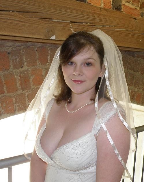 زفاف - Wedding veil - 25 x30 veil with satin ribbon trim and a blusher