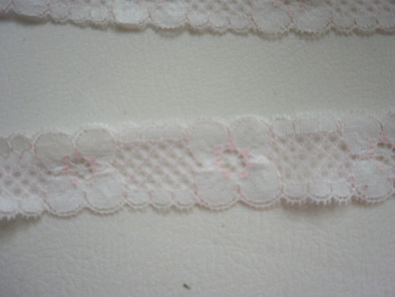 Mariage - Vintage White and Pink Flowered Lace  5 yds  item 1