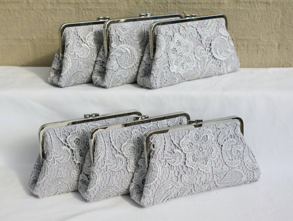 Свадьба - Grey Lace Bridesmaid Clutches / Rustic Lace Wedding Clutches / Wedding Gift / Bridal Clutch Set - Set of 7