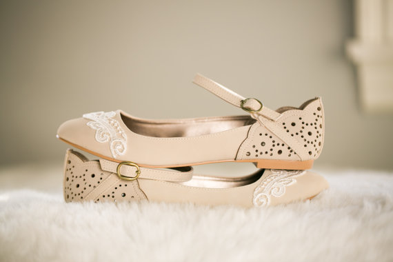 زفاف - Stone Wedding Flats, Wedding Shoes, Stone Flats, Ballet Flats, Bridal Flats with Ivory Lace. US Size 9