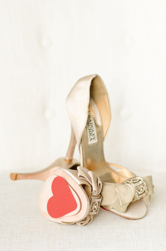 Hochzeit - Wedding Shoe Heart Petals