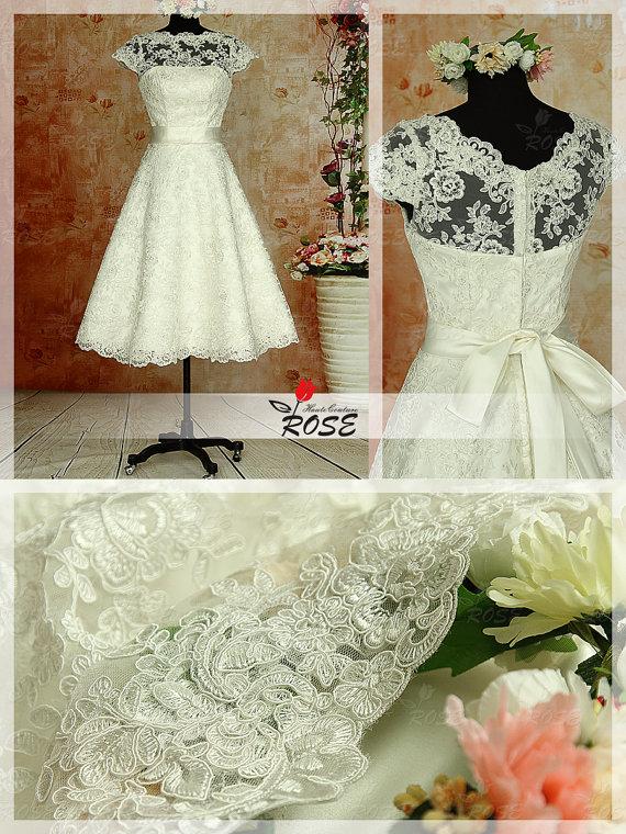 Mariage - Knee/Tea Length Vintage Lace Wedding Dresses Satin Belt Short Wedding Dress Style WD015