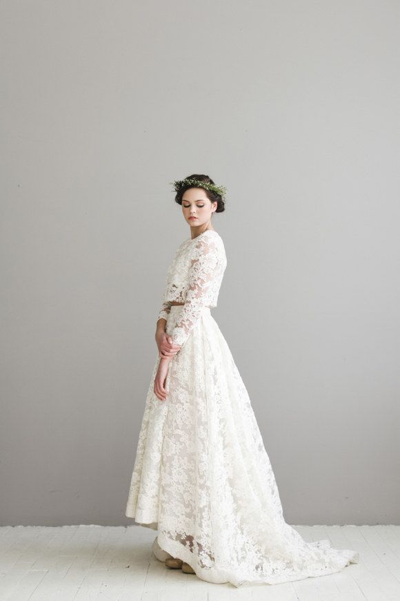 Hochzeit - 21 Completely Stunning Crop Top Wedding Gowns