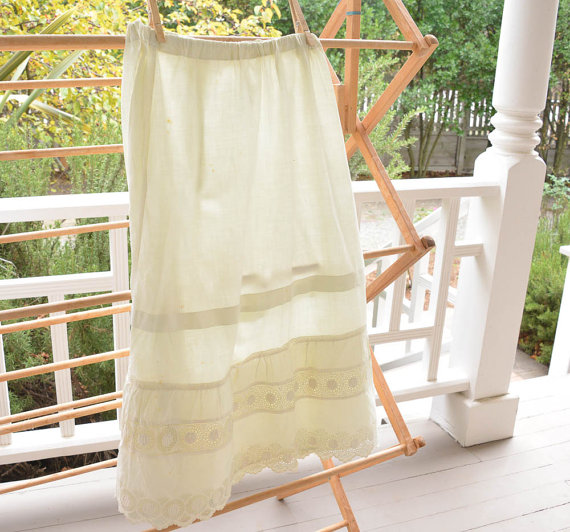 Свадьба - Antique Victorian Lace Petticoat Antique Slip White Lace Petticoat