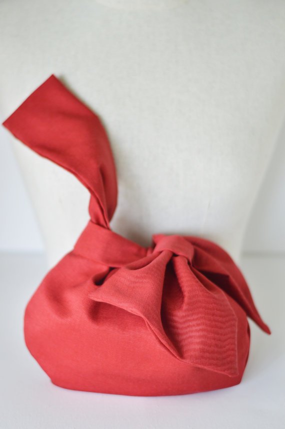 Mariage - Red purse,round clutch,silk purse,bow clutch,red clutch,bridesmaid purse,bridal clutch,wedding clutch,bridesmaid gift,evening bag