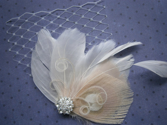 زفاف - Ivory Wedding hair accessory, Bridal, veil, Feather, Feathered, Fascinators, Accessories, Facinator, Bride, champagne  - IVORY WEDDING DAY