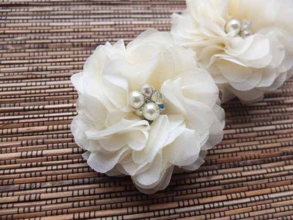 زفاف - ONE Chiffon Rose Hair Fascinator, Handmade Soft Chiffon Flower Brooch with pearls & Crystal accents