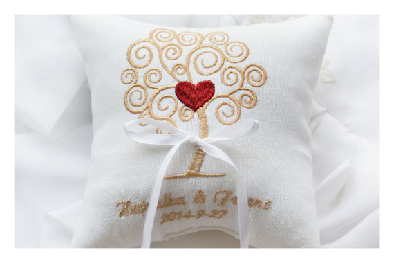Mariage - Tree wedding pillow with heart , wedding ring pillow, embroidery pillow, Personalized Custom embroidered ring bearer pillow (R55)
